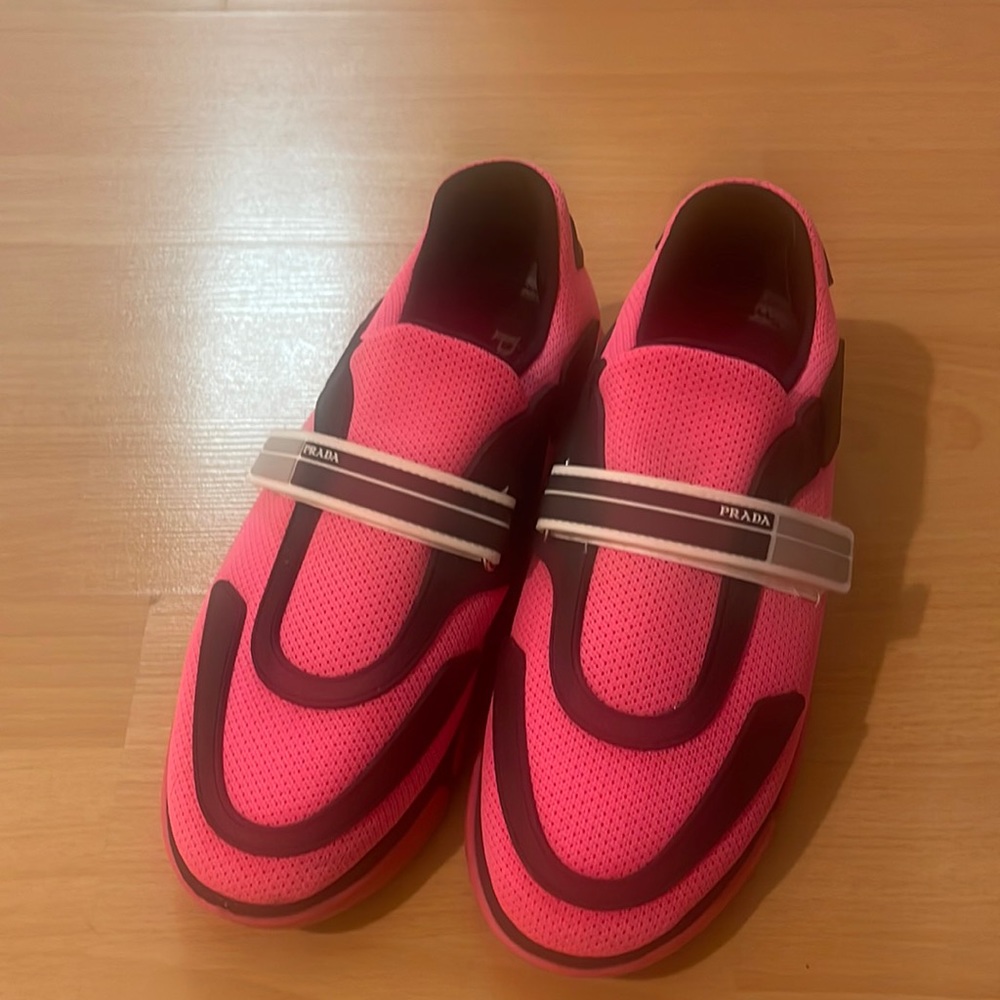 Prada Sneakers 37.5